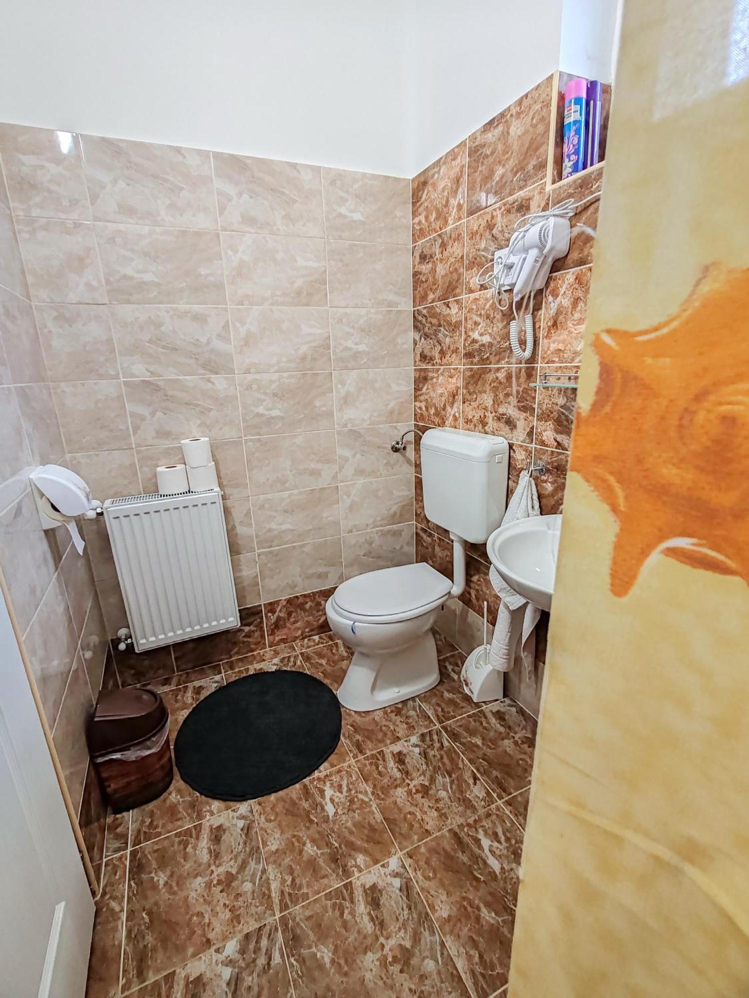 Komaromi Vendeghaz Erdohorvati Exterior foto